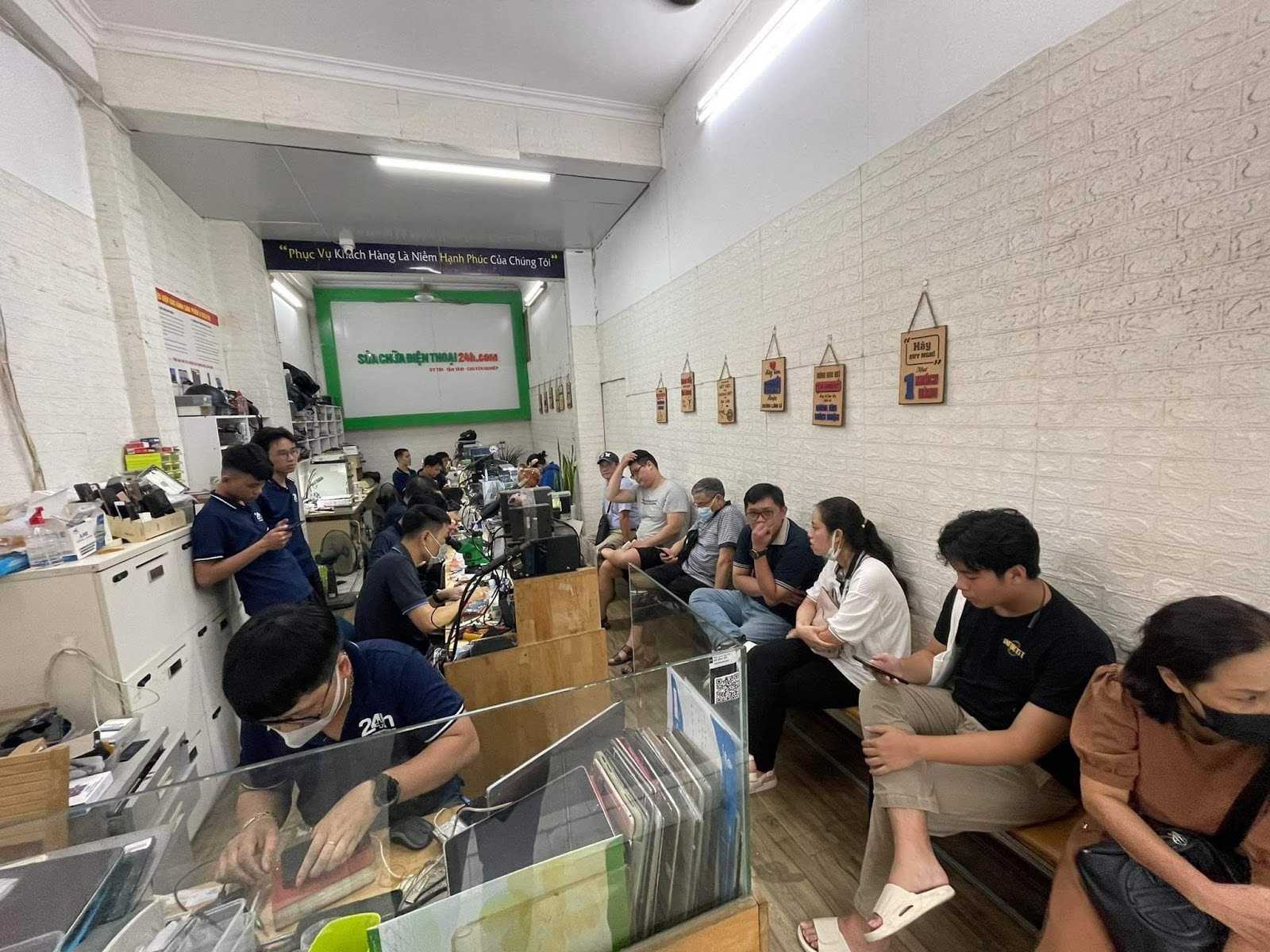 Top 12 Cửa Hàng Sửa Điện Thoại Hà Nội Uy Tín Và Chất Lượng - ma68.live