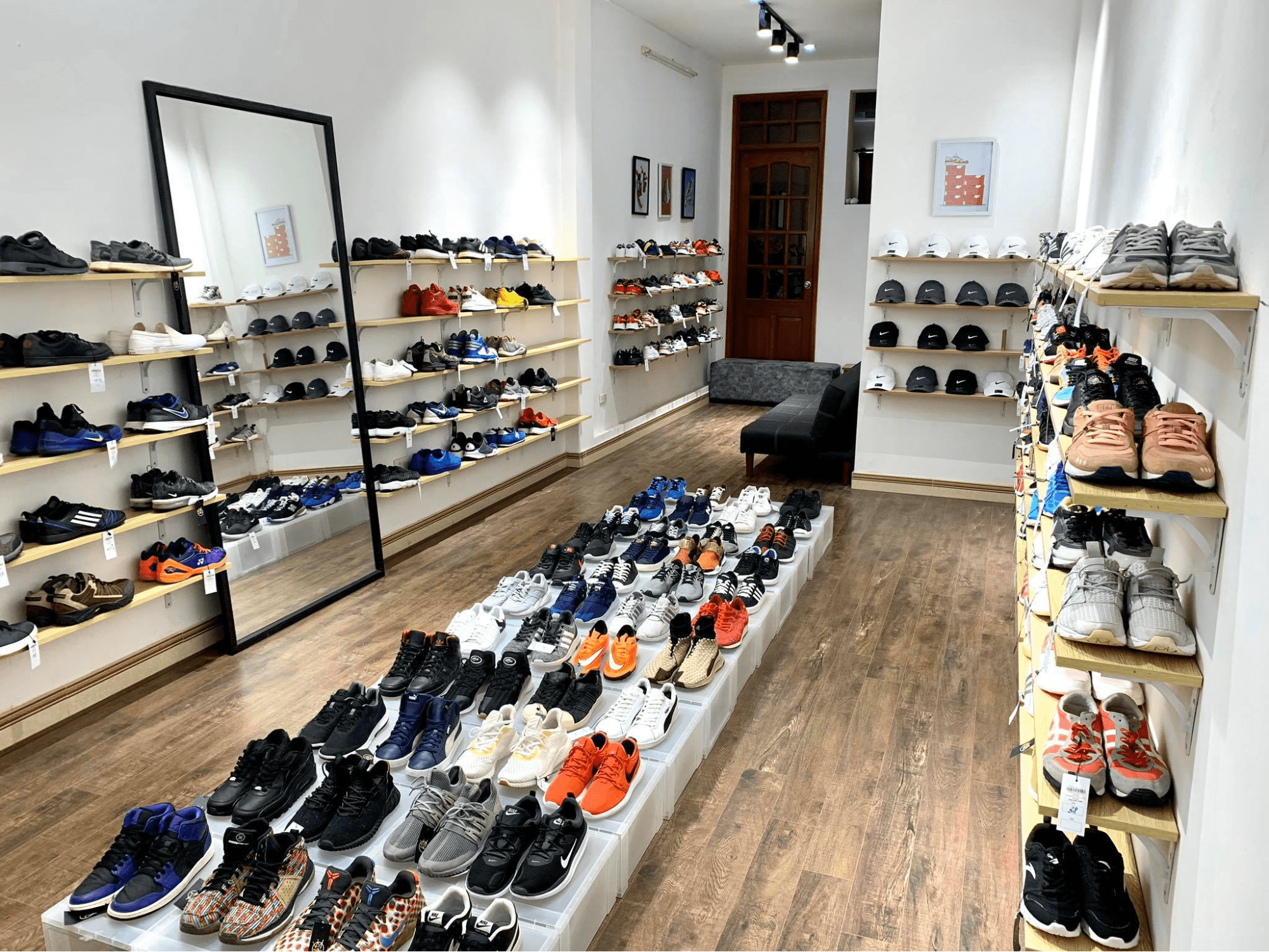 Top 5 Địa Điểm Bán Giày 2hand Hà Nội Chất Lượng Nhất - ma68.live Top 5 Địa Điểm Bán Giày 2hand Hà Nội Chất Lượng Nhất - ma68.live