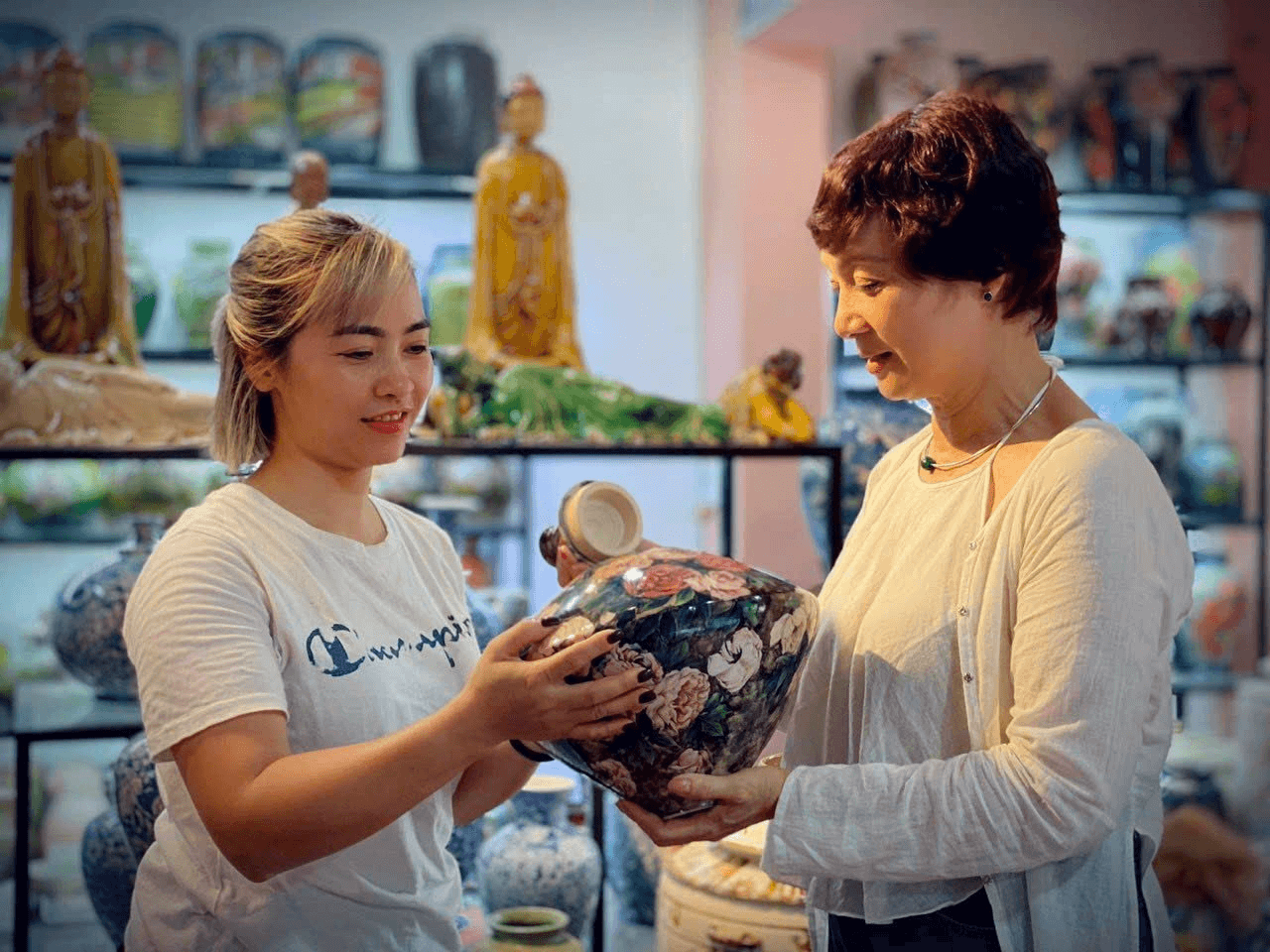 Top 7 Cửa Hàng Gốm Sứ Bát Tràng Tại Hà Nội Không Thể Bỏ Qua - ma68.live