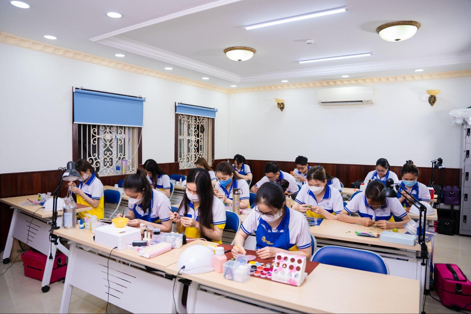 5 Kinh Nghiệm Khi Đăng Ký Khoá Học Nail Cho Người Mới - ma68.live 5 Kinh Nghiệm Khi Đăng Ký Khoá Học Nail Cho Người Mới - ma68.live